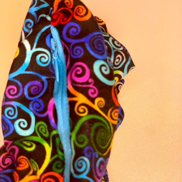 Cotton Rainbow colors hidden pocket scrunchie - Picture 3 of 4